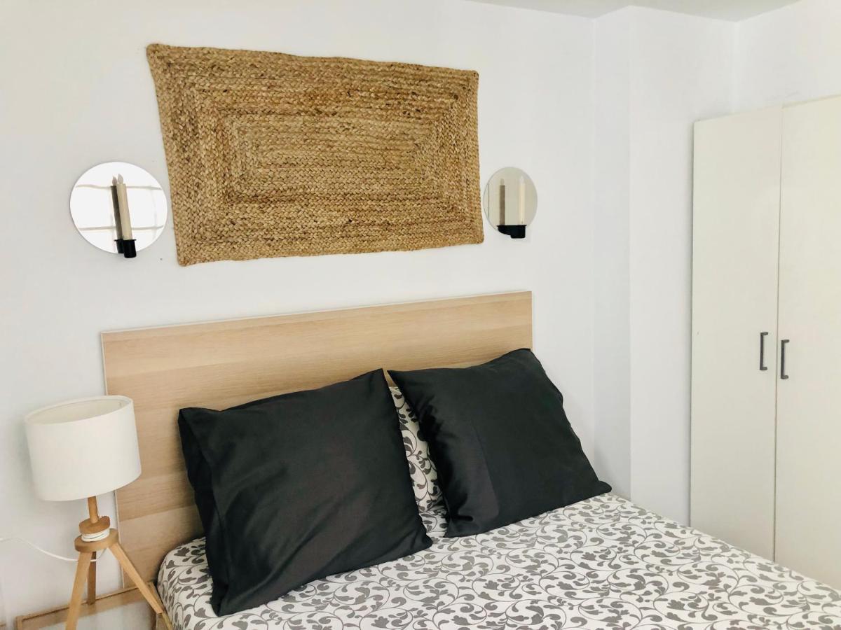 Atico Con Terraza Center City Малага Екстериор снимка