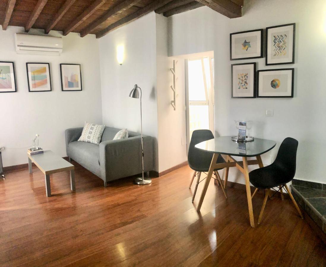 Atico Con Terraza Center City Малага Екстериор снимка