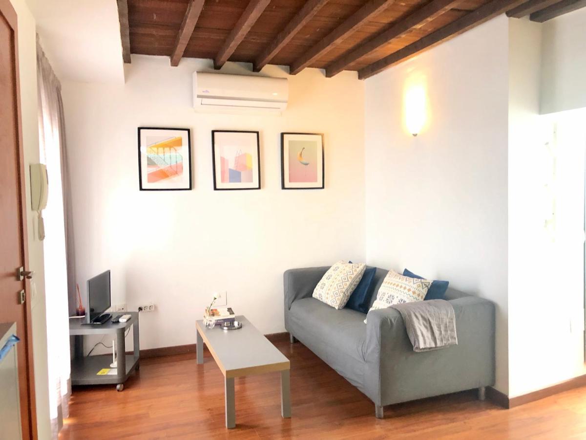 Atico Con Terraza Center City Малага Екстериор снимка